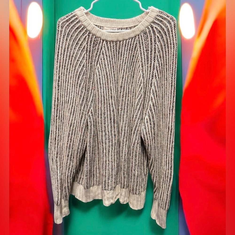 Universal Thread Women's Ribbed Gray Sweater MEDIUM pit to pit 17in length 30in
